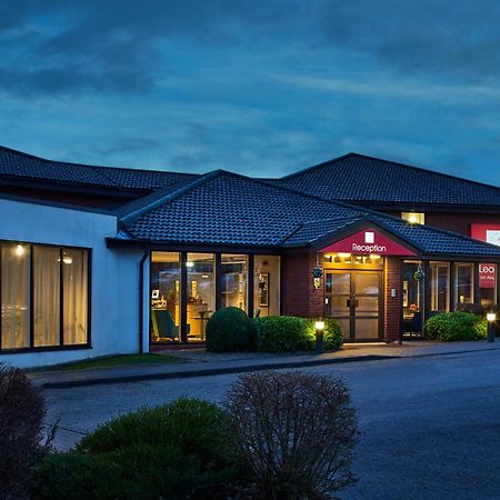 Leonardo Inn Aberdeen Airport Дайс Экстерьер фото