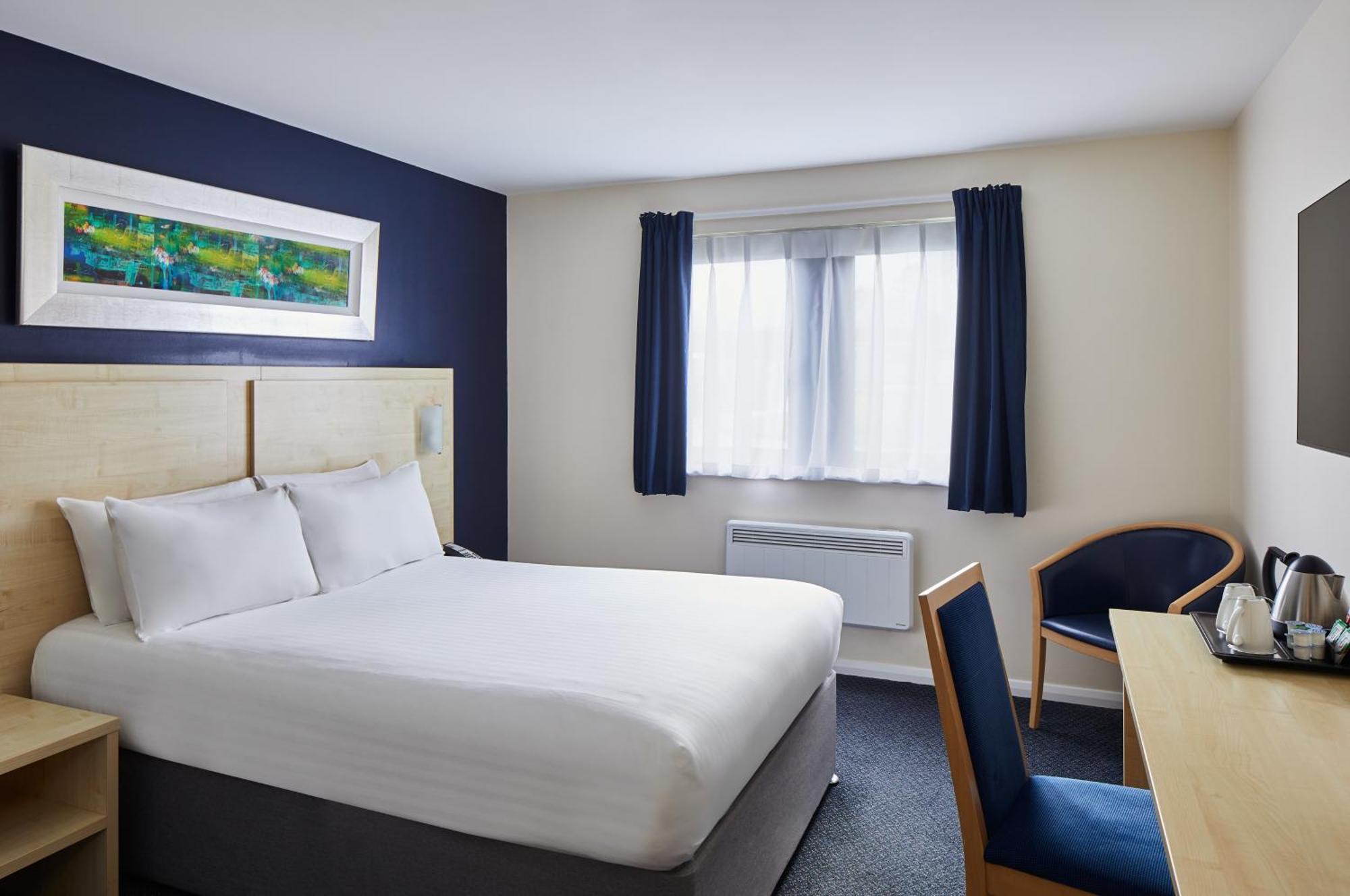 Leonardo Inn Aberdeen Airport Дайс Экстерьер фото